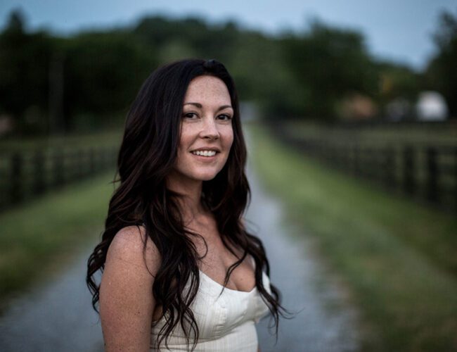 Amanda Shires Announces New Album “Nobody’s Girl”