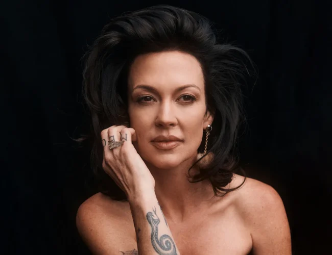 Amanda Shires Releases New Album, ‘Nobody’s Girl’