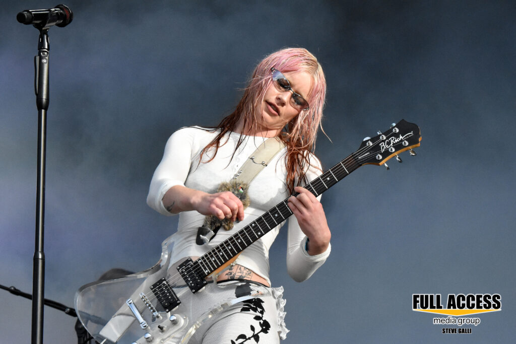 Rhian Teasdale of Wet Leg — Bonnaroo 2026